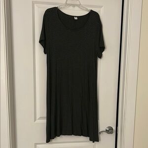 Old Navy Black Casual Scoop Neck Midi Dress